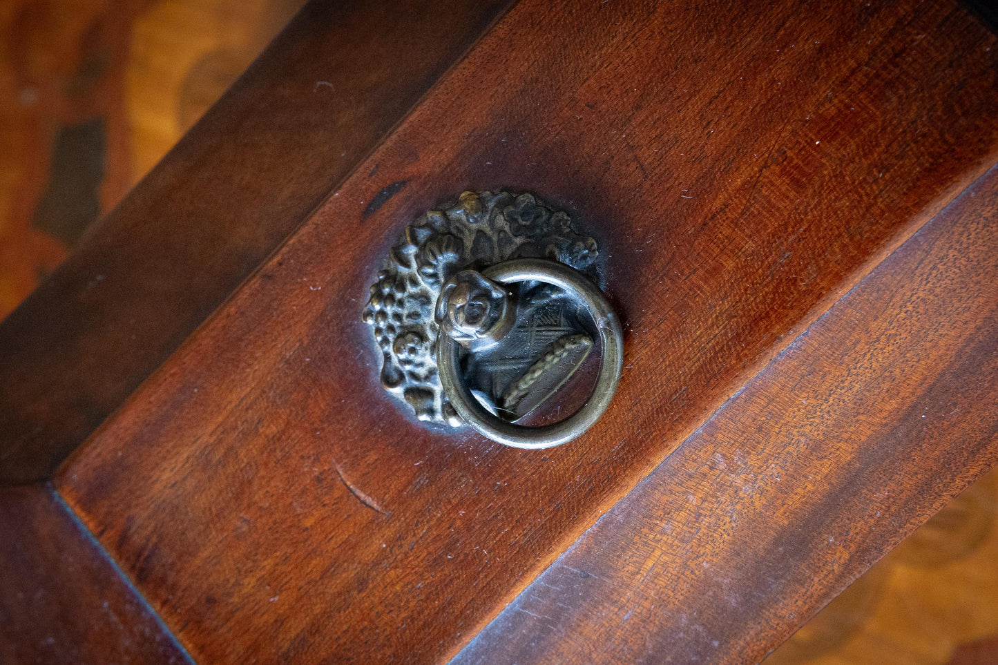 Antique early 19th Century Mahogany Tea Caddy. Georgian Style Tea Box
