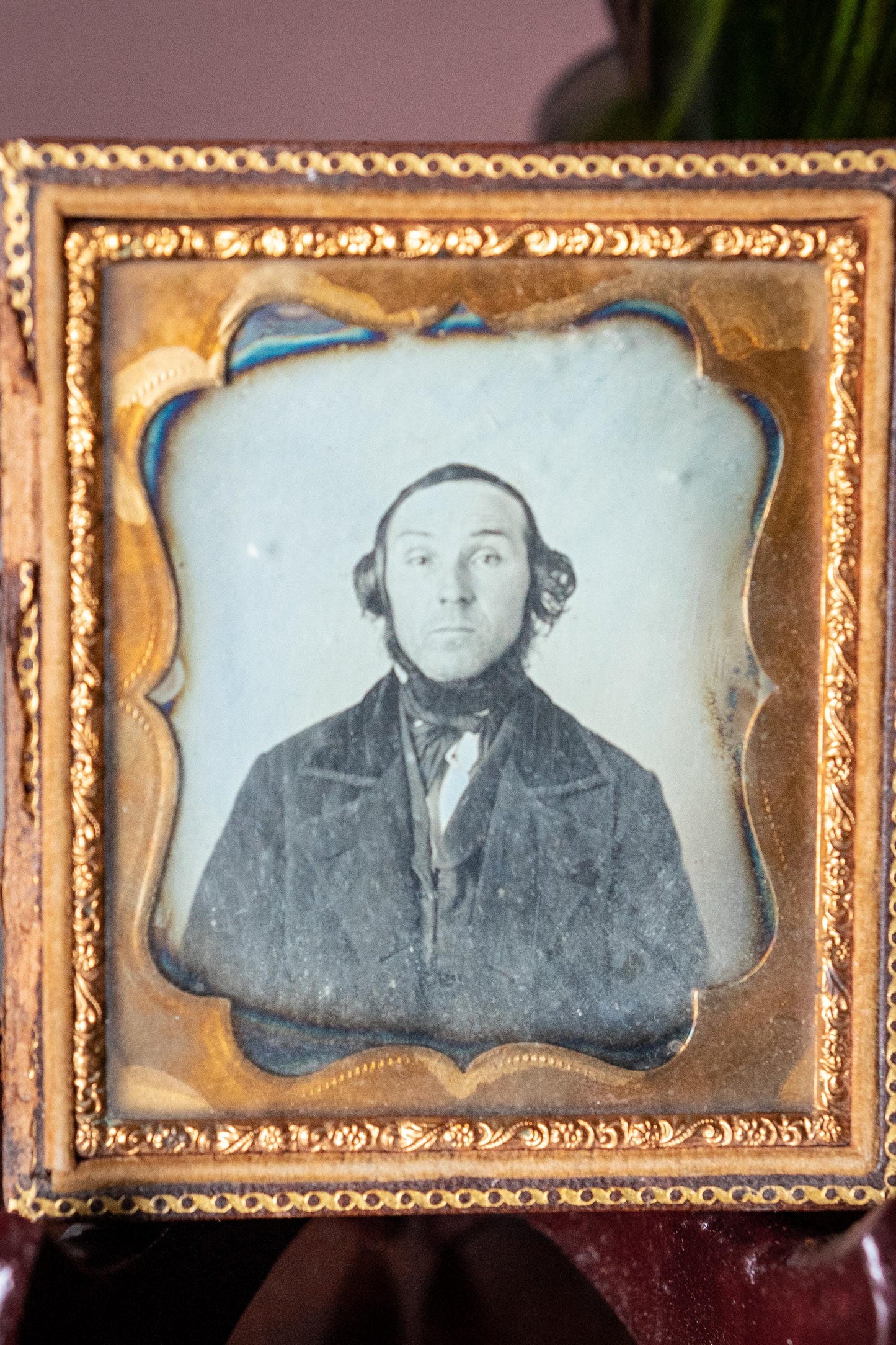Antique daguerreotype victorian photo portrait Gentleman half case