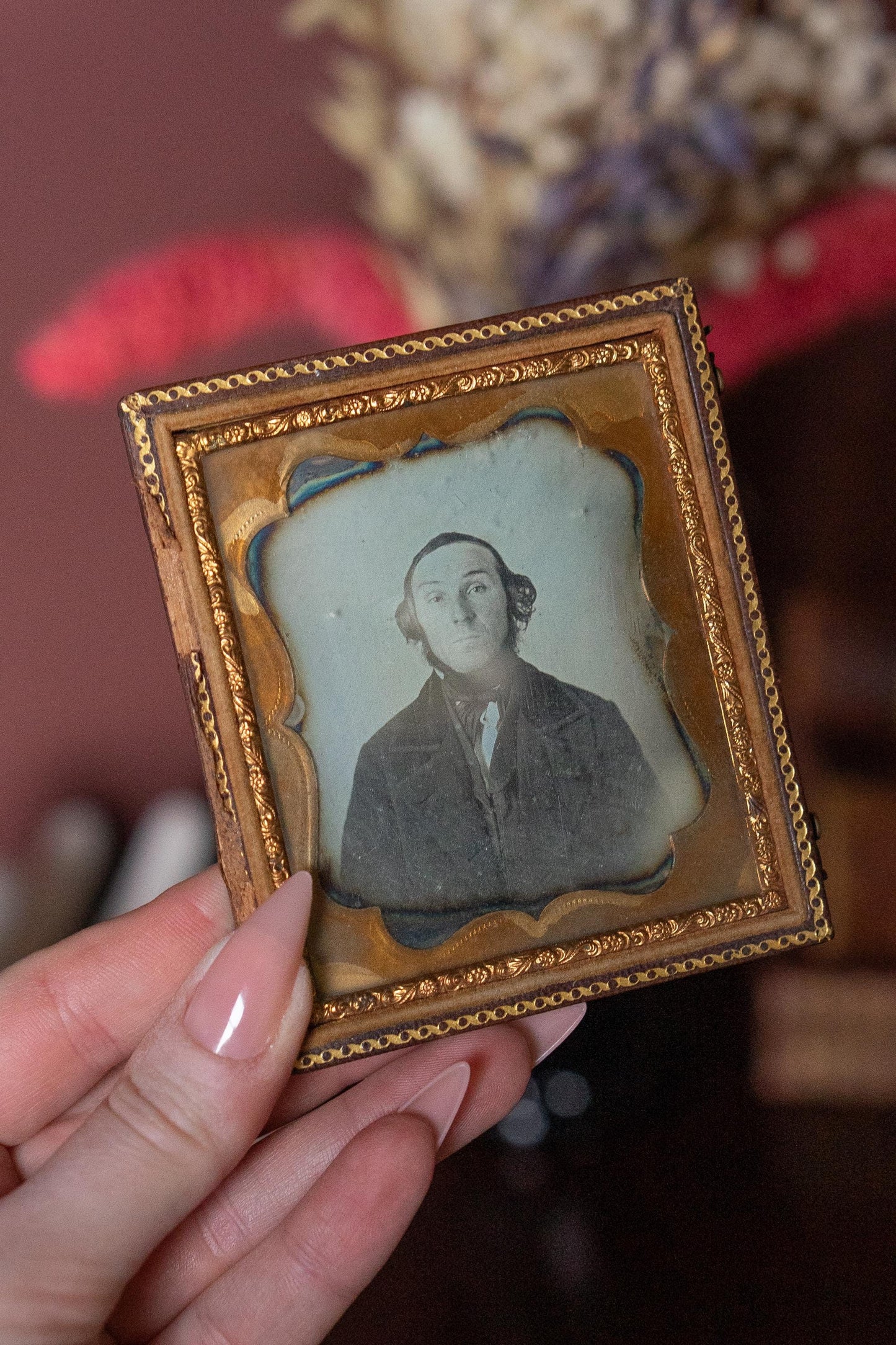 Antique daguerreotype victorian photo portrait Gentleman half case