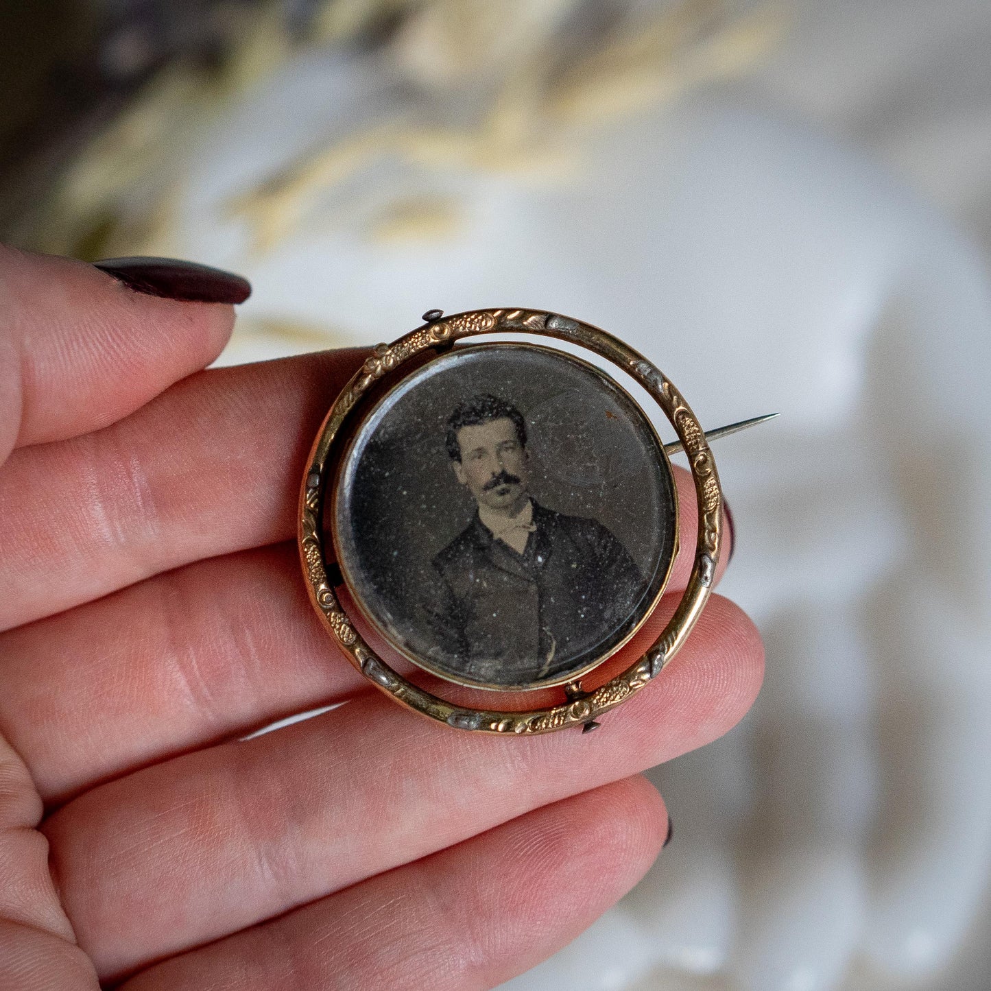 Victorian Swivel Portrait Brooch c.1880s